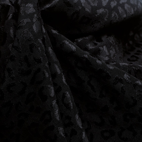 Tissu "Jacquard de viscose Leony Black"