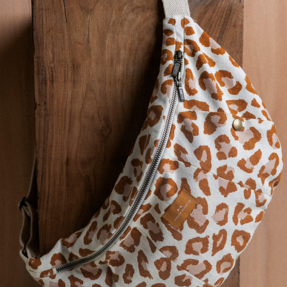 THE SEWING BOX:  LE SAC BANANE LEONY WIDE