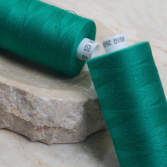 Juicy Green overlock bobbin x 4